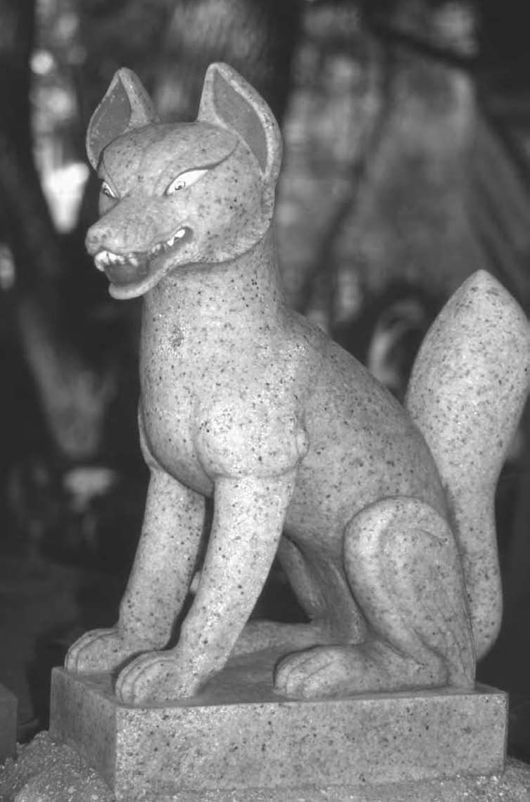 kitsune statue