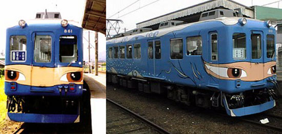 train_Blue_ninja_train_Iga_line_Mie_prefecture