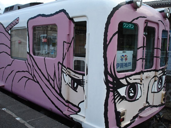 train_Pink_ninja_train_Iga_line_Mie_prefecture