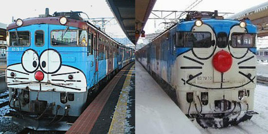 train__Doraemon_trains_in_Hokkaido